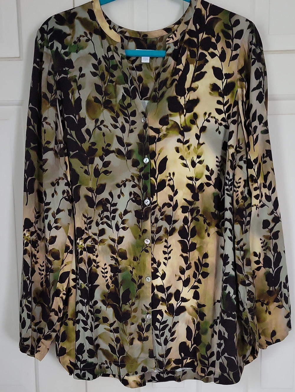 J. Jill Button-Front Leaf Print Blouse Tunic in Olive, Gold and Black Sz M